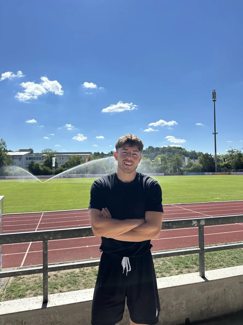 Nik Anleitner am Sportplatz